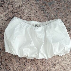 White Bubble Shorts with Elastic Waist and Textured Fabric